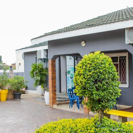 Motseleng Guest House Palapye Buitenkant foto